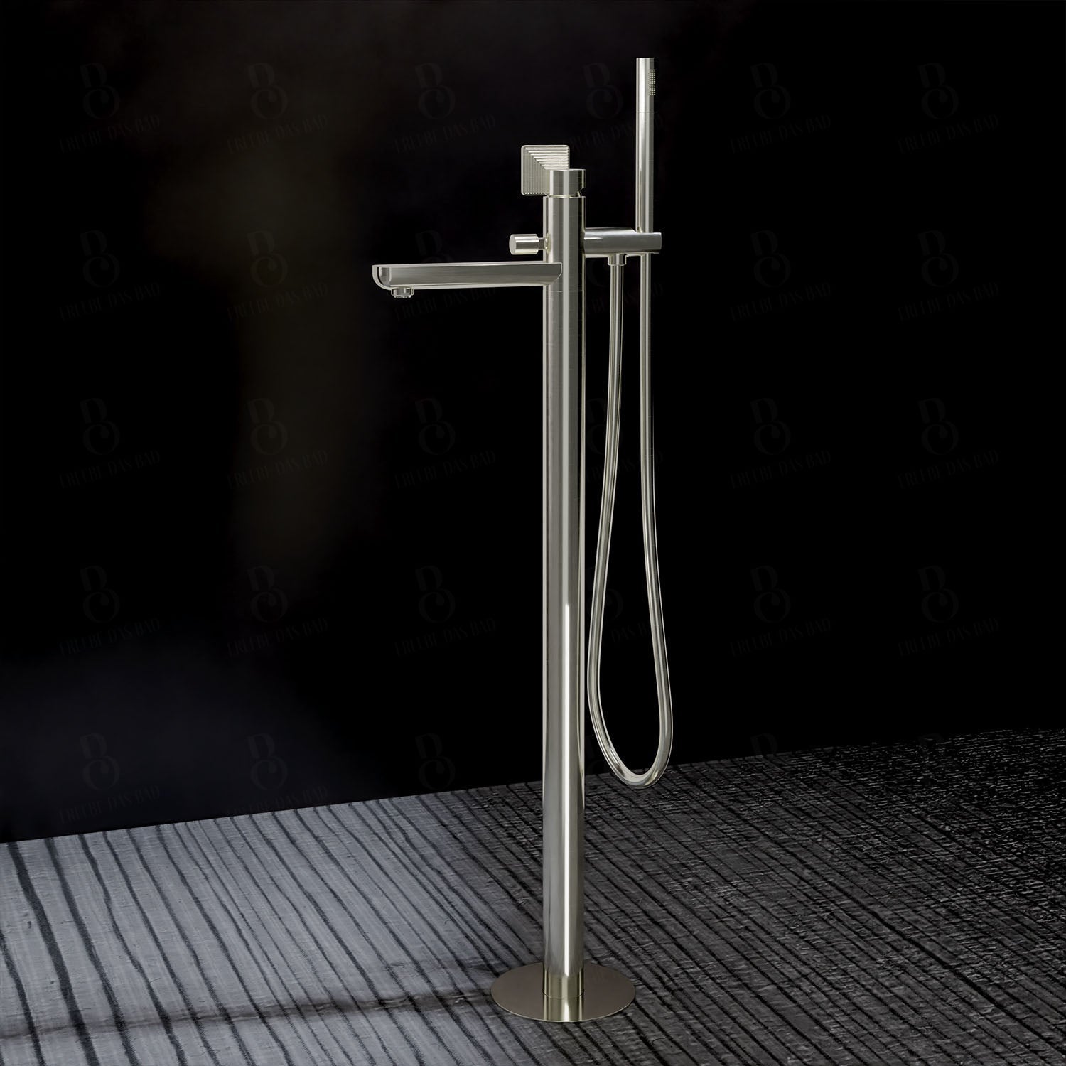 Daniel Rub. Freistehende Wannenarmatur - Serie Stellar Chrom Brushed Nickel Waschtischarmatur